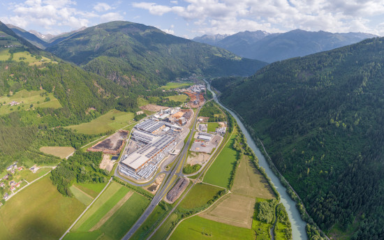 Sachsenburg, Kärnten, Firmenzentrale